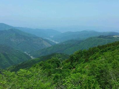 氷ノ山の頂上より